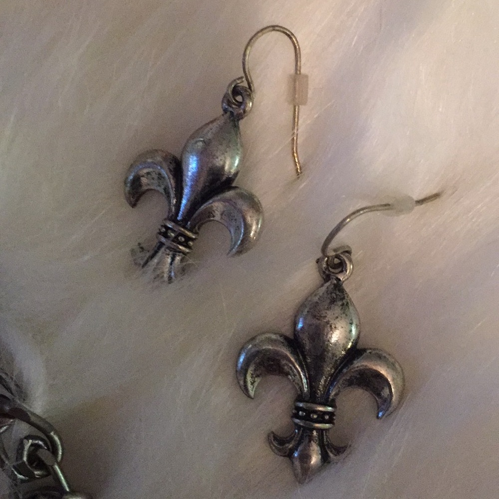 Fleur-de-lis necklace/bracelet/earrings - Picture 4 of 8
